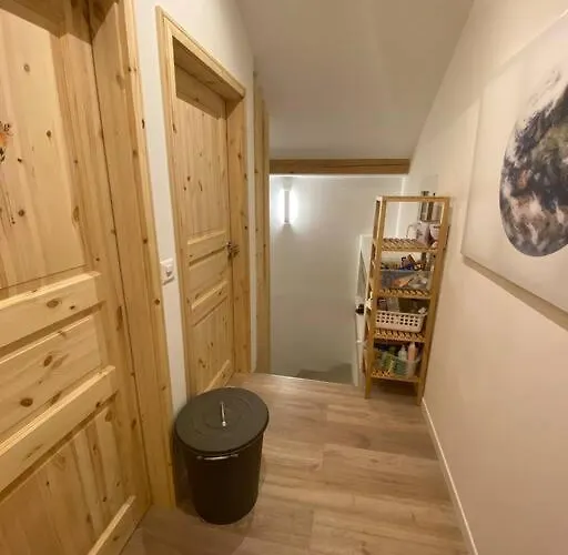 In On Edge Of Woods With River Шале *