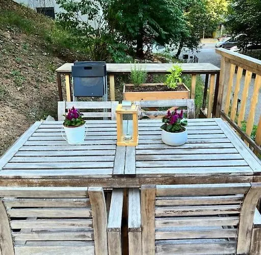 In On Edge Of Woods With River Шале *