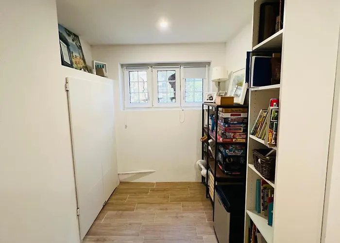 In On Edge Of Woods With River Лозанна