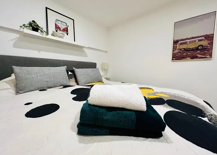 In On Edge Of Woods With River Лозанна